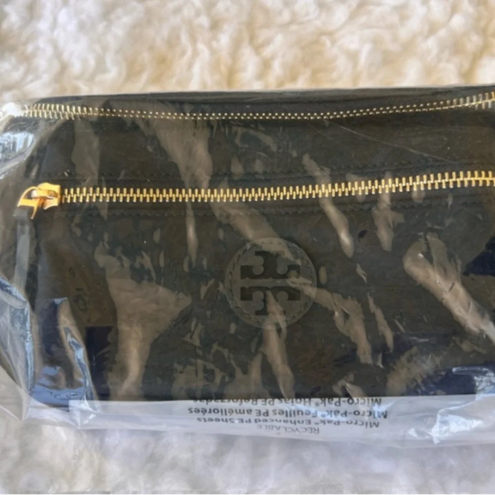 Tory Burch Black Nylon Belt Bag – Gold Hardware (NWT) - Picture 3 of 3